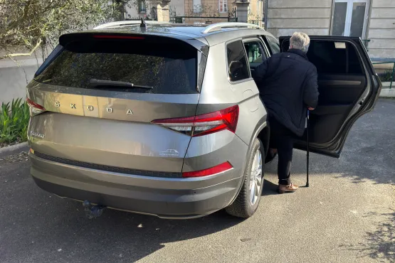 aide et transport personne situation de handicap taxi saclas